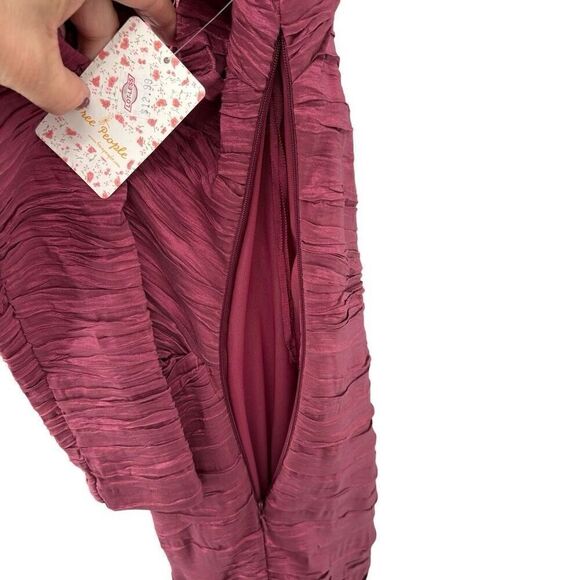 Free People Look of Love Sangria Ruched Bodycon Dress Burgundy Size 4 NWT - Picture 10 of 14